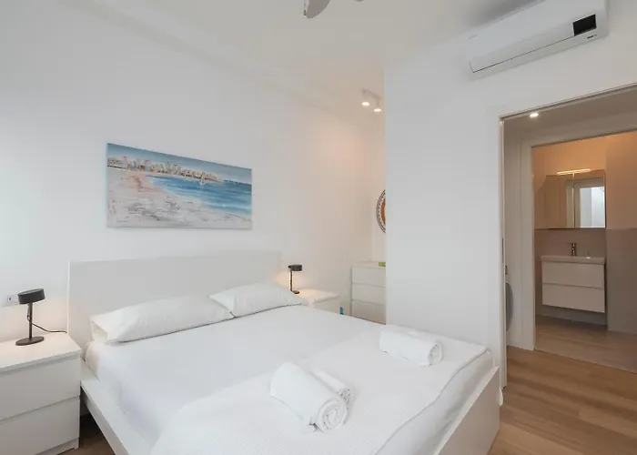Ihost Flat - Giambellino 131-2 * Milão