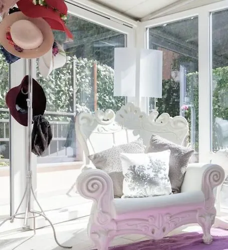 Elegant Triplex Townhouse With Luxe Terrace 公寓 *