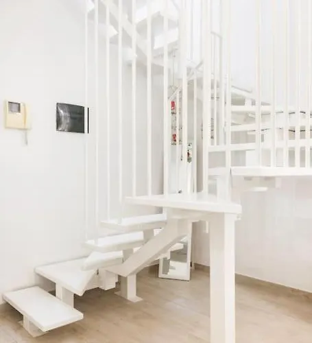 Elegant Triplex Townhouse With Luxe Terrace 公寓 米兰