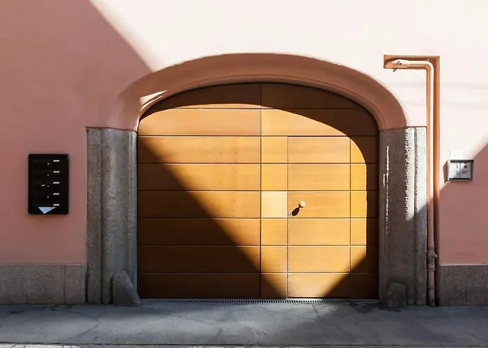 Elegant Triplex Townhouse With Luxe Terrace * 米兰