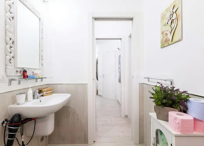 Elegant Triplex Townhouse With Luxe Terrace * 米兰