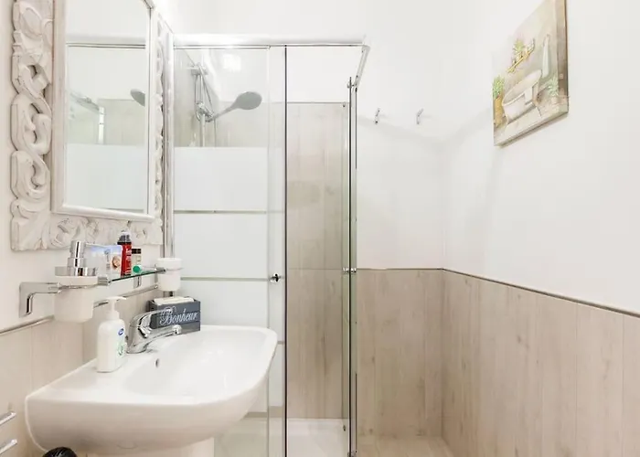 아파트 Elegant Triplex Townhouse With Luxe Terrace