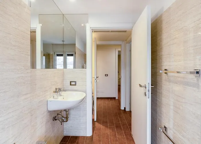 People In Apartment Mailand