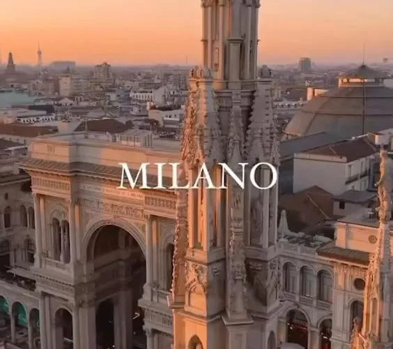 People In Apartment Mailand