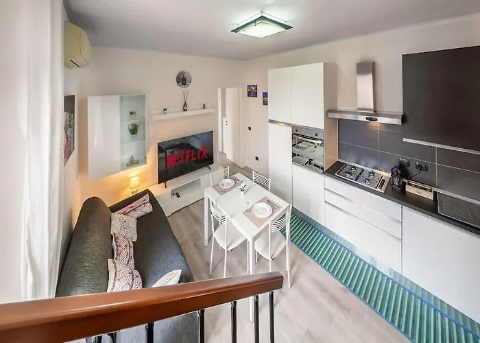 Ampio Quadrilocale Navigli/forum + Free Parking Apartamento