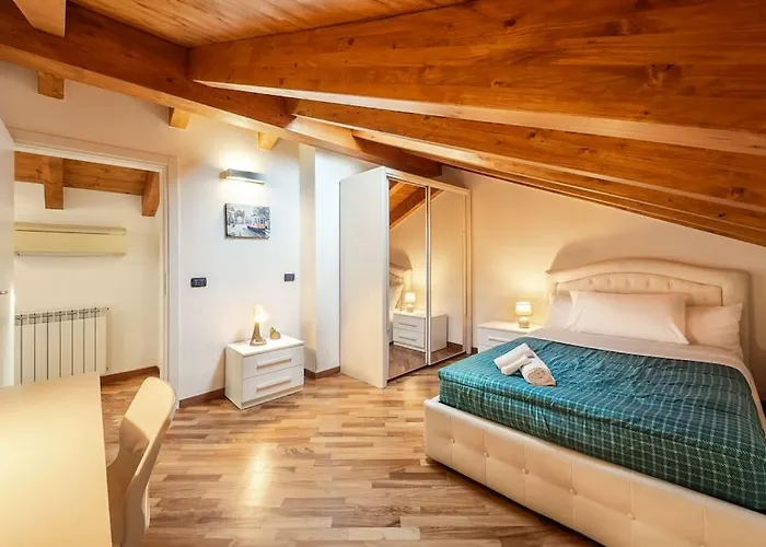 Ampio Quadrilocale Navigli/forum + Free Parking Apartamento