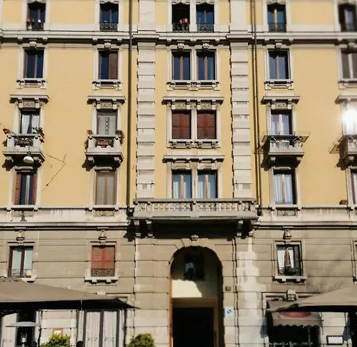 Arco Della Pace Charm *