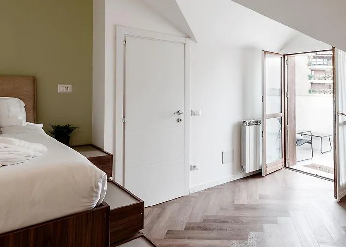 Apartament Stayeasy Argelati40 - Penthouse With 2 Bedrooms, 2 Bathrooms And Terrace - Navigli