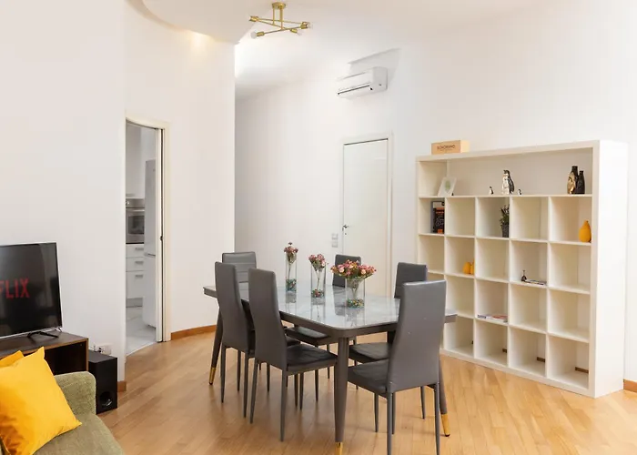 Artstay - Exclusive Apt, Free Parking, Metro, Tram 아파트