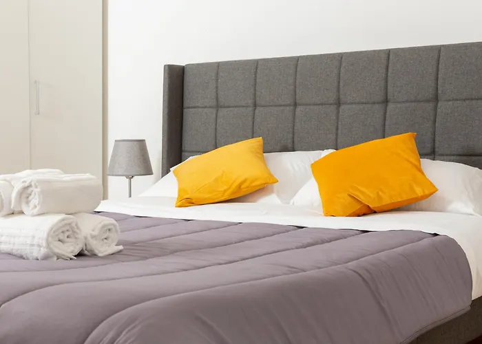 Artstay - Exclusive Apt, Free Parking, Metro, Tram *