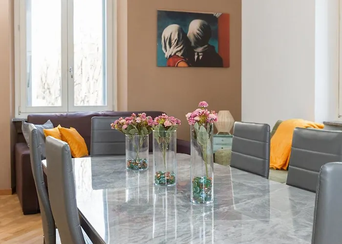 아파트 Artstay - Exclusive Apt, Free Parking, Metro, Tram