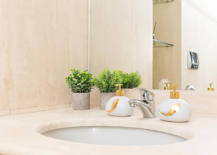 아파트 Artstay - Exclusive Apt, Free Parking, Metro, Tram