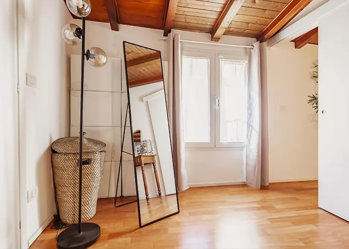 아파트 Elegante Loft Su 2 Piani A 5 Minuti Da San Siro