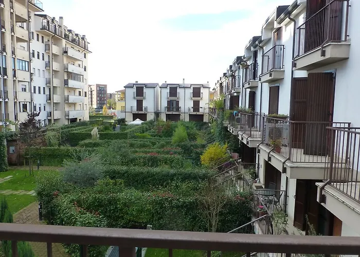 Rutilia22 * Milánó