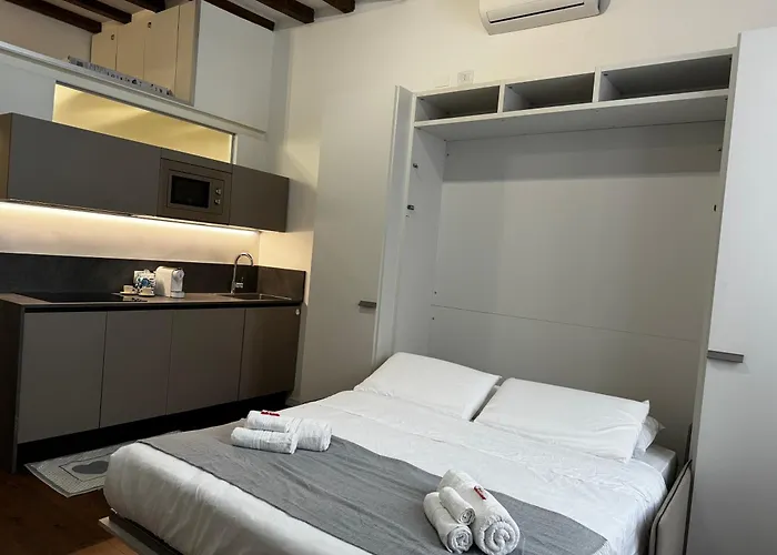 Apartment Regina In Corso Lodi - Sky Tv, Wifi E Breakfast Box *