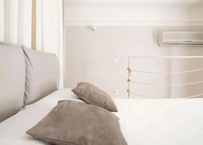 Hacca Collection - Arco Della Pace