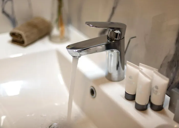 Stayeasy Quadronno33 - 3 Bedrooms, 2 Baths - Duomo Walking Distance Apartman