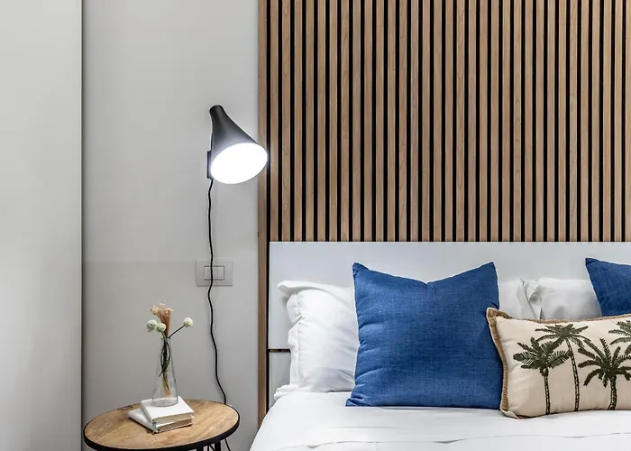 Stayeasy Quadronno33 - 3 Bedrooms, 2 Baths - Duomo Walking Distance Apartman