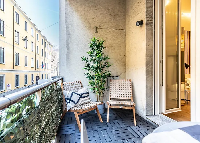 Stayeasy Quadronno33 - 3 Bedrooms, 2 Baths - Duomo Walking Distance *