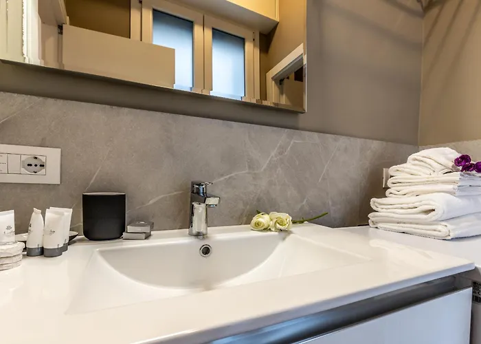 Stayeasy Quadronno33 - 3 Bedrooms, 2 Baths - Duomo Walking Distance Apartman *