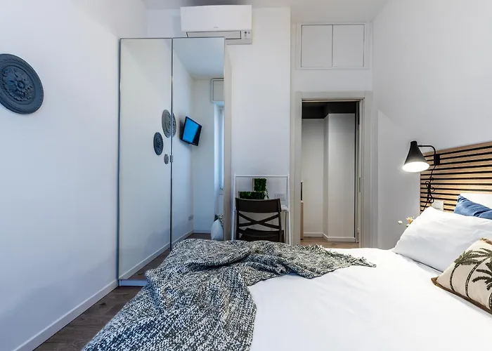 Stayeasy Quadronno33 - 3 Bedrooms, 2 Baths - Duomo Walking Distance Milánó