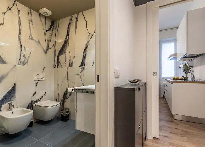 Stayeasy Quadronno33 - 3 Bedrooms, 2 Baths - Duomo Walking Distance *