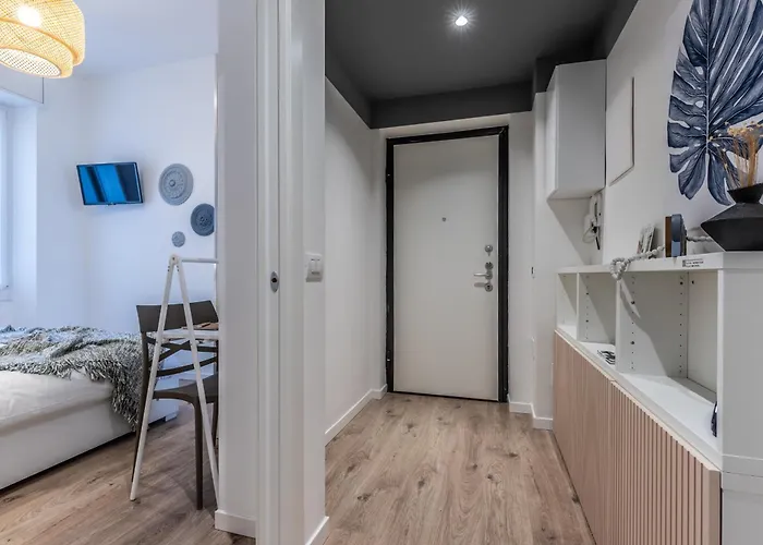 Stayeasy Quadronno33 - 3 Bedrooms, 2 Baths - Duomo Walking Distance Apartmán