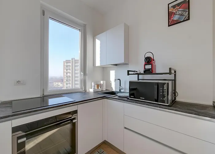 Loft Charme: Bilocale Con Balcone Mediolan