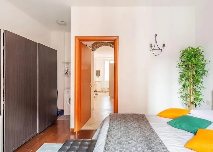 Modern In Next To Metro M5 - Sarca 73