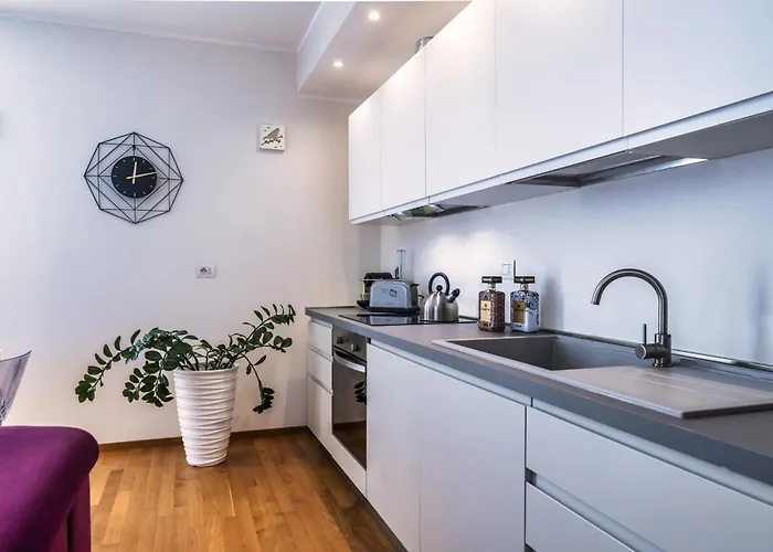 5 Min Walk From Subway Elegant & Modern Apartman Milánó