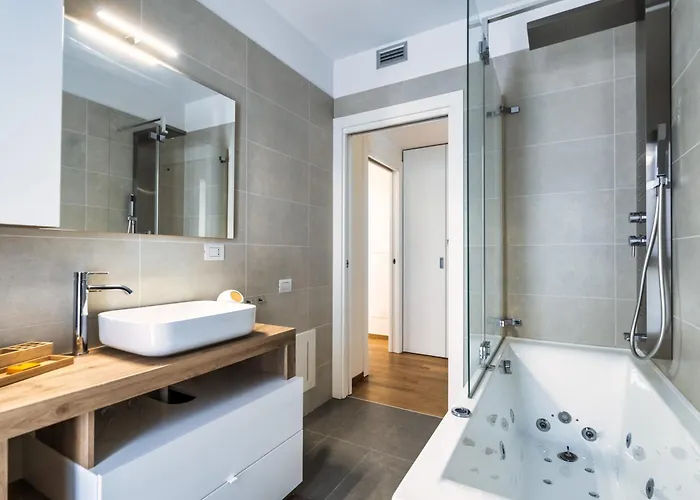 Apartman 5 Min Walk From Subway Elegant & Modern *