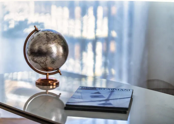 5 Min Walk From Subway Elegant & Modern *