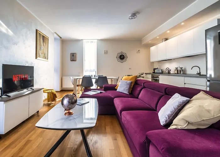 5 Min Walk From Subway Elegant & Modern Mailand