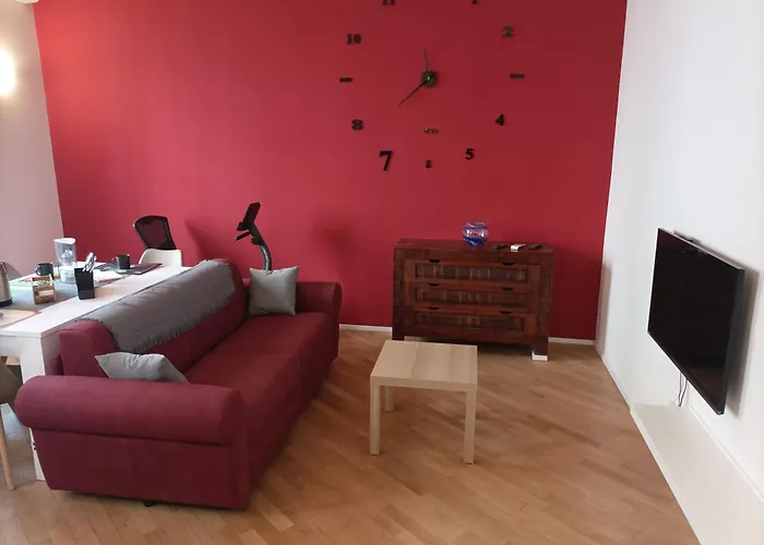 Nice Cozy Next To Loreto Lägenhet