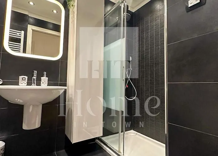 In Town - - Porta Nuova District Appartamento *