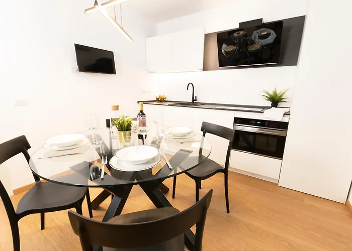 Ihost - Simonetta 7 Milán