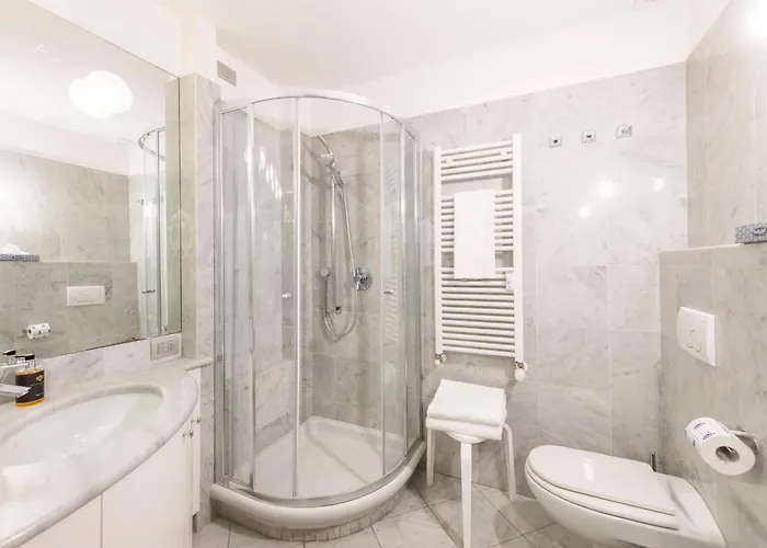 Heart San Sepolcro Duomo מילאנו