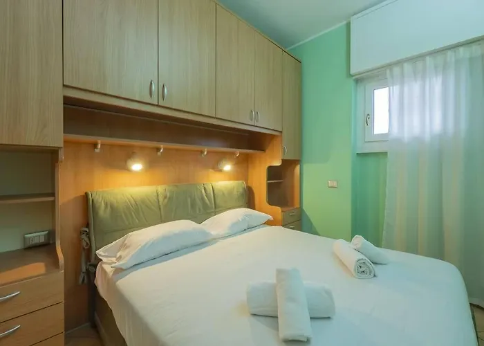 Apartment Youhosty - Paul Valery 3 Milan