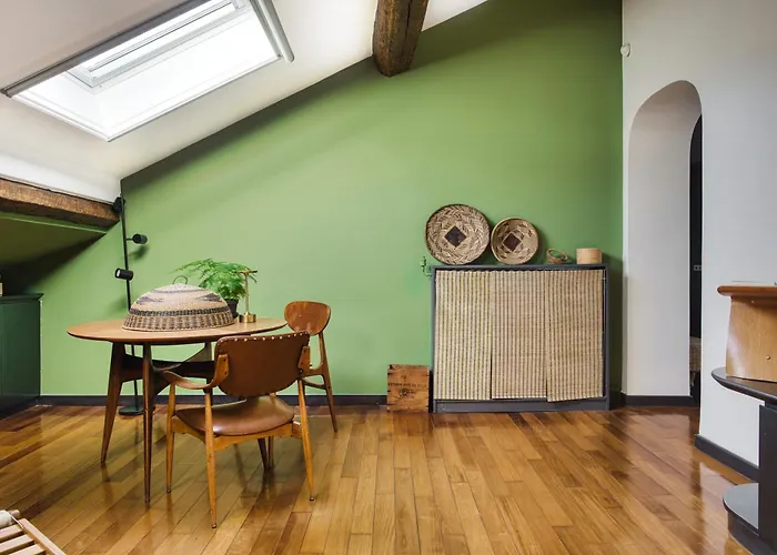 The Green Oriental; Gem In The Duomo City Center Milán