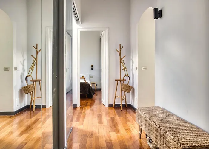The Green Oriental; Gem In The Duomo City Center Milán