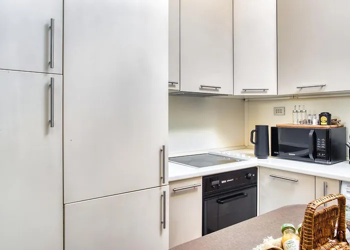 The Green Oriental; Gem In The Duomo City Center Milano