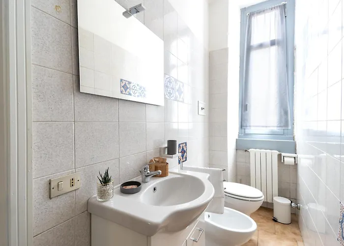 Elegant Near Metro Porta Romana,3 Fermate Subway-stop A Duomo, Wifi-netflix Free Lejlighed