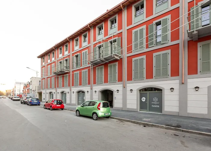 Guesthost - Modern In With Balcony Apartmán