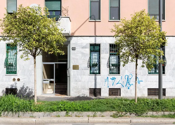 The - Floor * Milánó