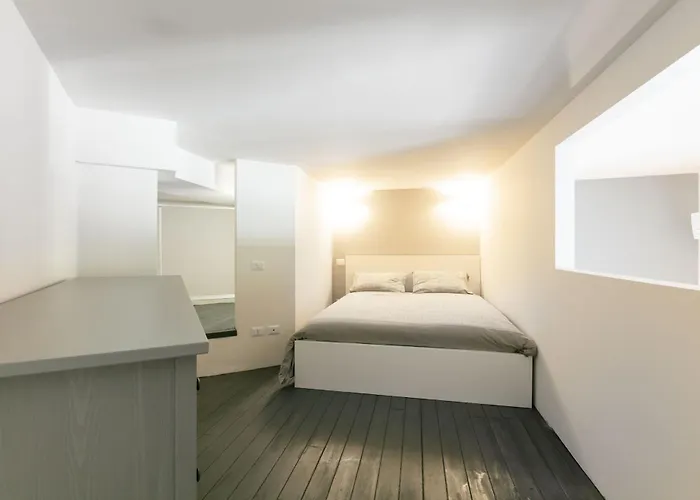 - Fiera Apartament Mediolan