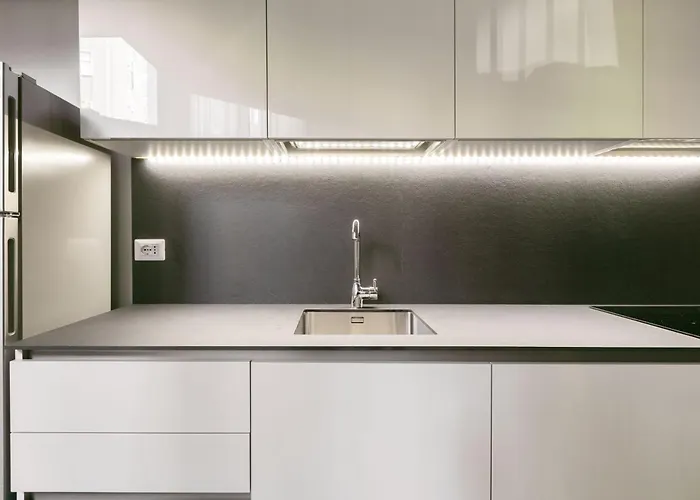 - Fiera Apartament Mediolan