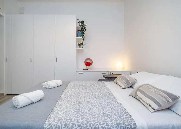 Comfort Business Suite, Wi-fi & 3 Stops From Duomo Appartamento *