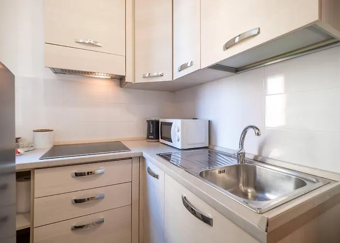 Comfort Business Suite, Wi-fi & 3 Stops From Duomo Appartamento