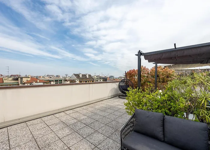 Bocconi's Nest - Close To Duomo With Terrace Apartmán *