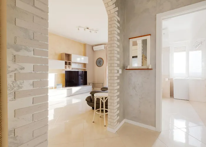 Guesthost - Niguarda Bright W Balcony Апартаменты *